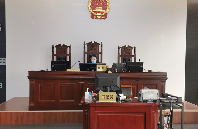 2月3日上午，周兰副庭长与往常一样开庭审理，抽丝剥茧、层层深入只为保障当事人的合法权益_副本_副本.jpg